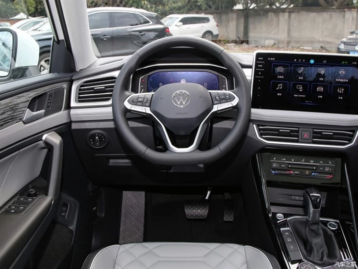 FAW - Volkswagen / Tanyue 380 R-LINE AWD SUV