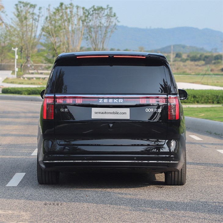 Zeekr 009 AWD Four-seater MPV